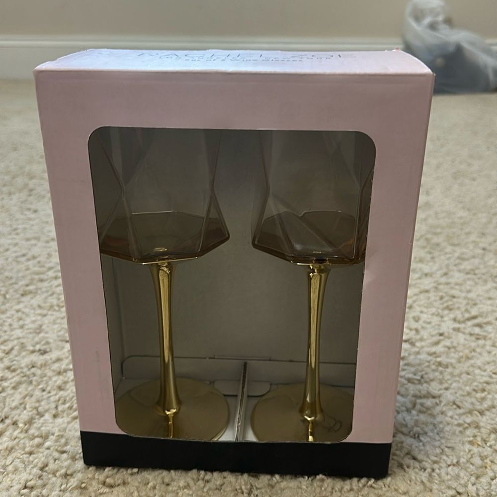 Rachel Zoe Faceted Geometric Gold Stem Wine Glasses New In Box Set of 2